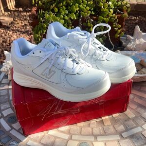 New Balance Women's 577 V1 Lace-Up Shoe, White, 8